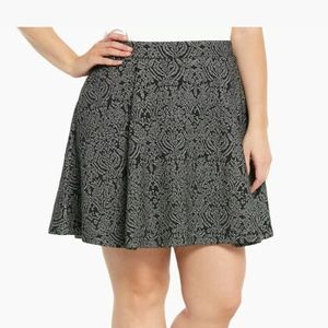 Torrid Black Metallic knit Skater Skirt Sz 2 NWT